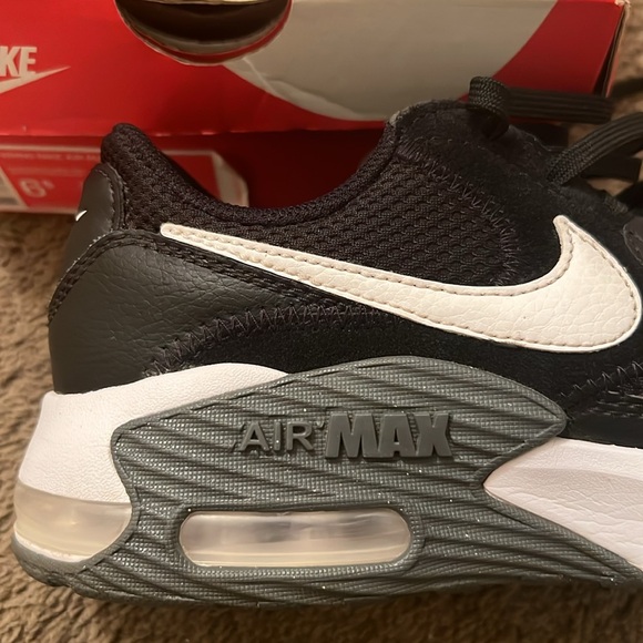 Women's Nike Air Max Excee Sneakers in original box - Picture 4 of 7